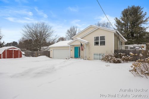 12411 14 Mile Rd Ne, Greenville, MI, 48838-8308 | Card Image