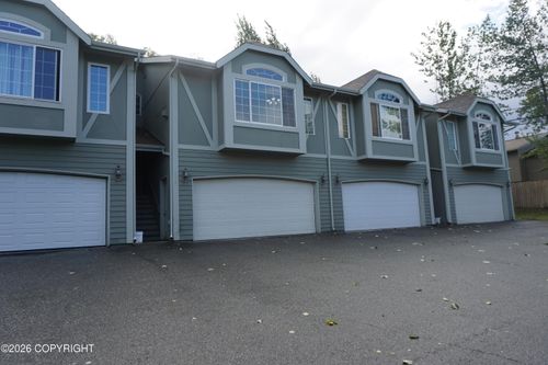 135-135 Grand Larry St, Anchorage, AK, 99504-1414 | Card Image