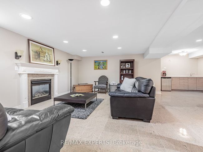 215 Thomson Creek Blvd, House other with 5 bedrooms, 4 bathrooms and 3 parking in Woodbridge ON | Image 27