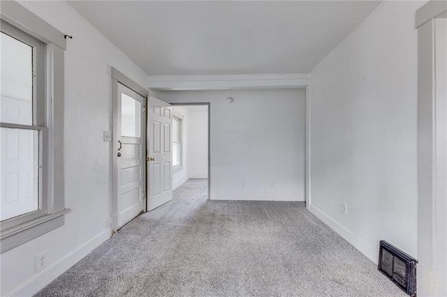 616 1 St St E, House other with 2 bedrooms, 1 bathrooms and null parking in Roundup MT | Image 4