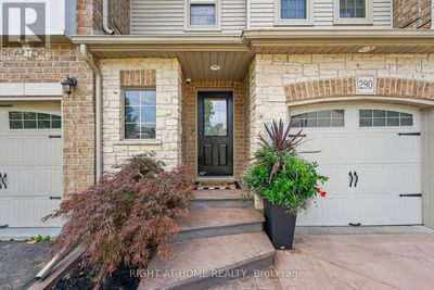 290 Severn Dr, Townhouse with 3 bedrooms, 3 bathrooms and 2 parking in Guelph ON | Image 2