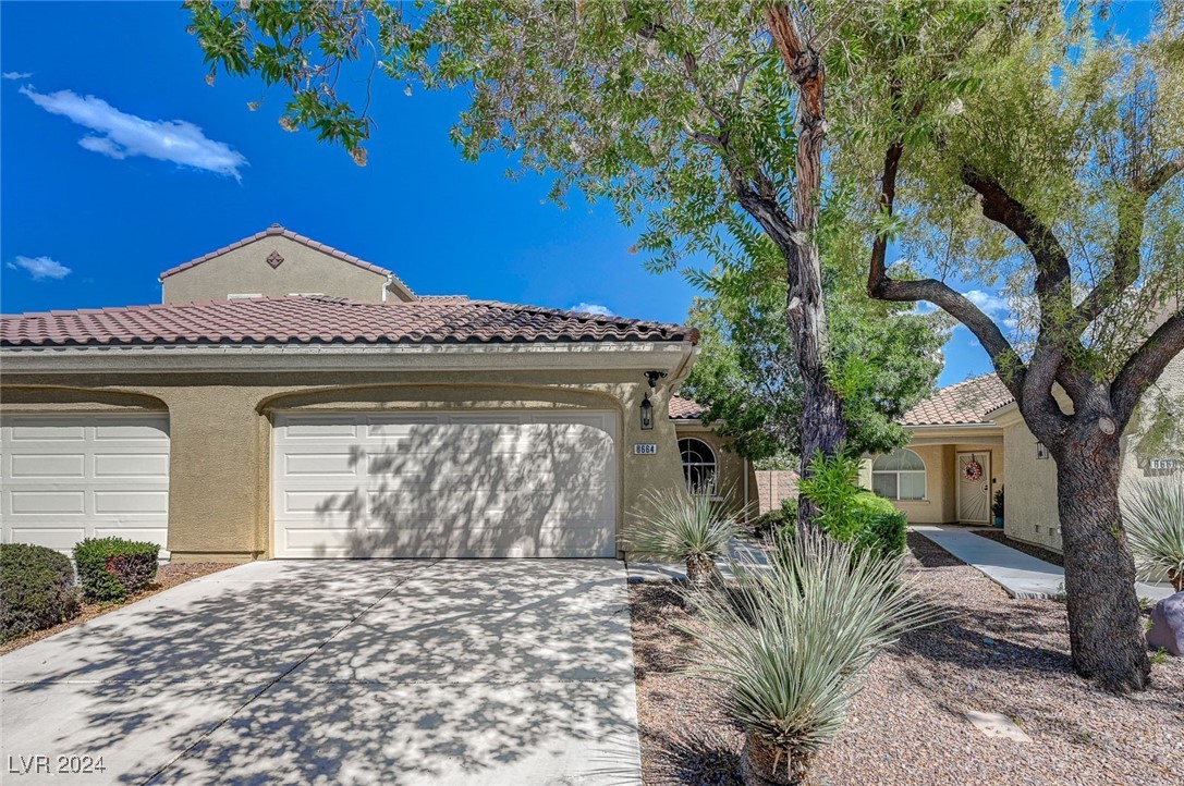 Deering Bay Dr, Las Vegas, NV 89131