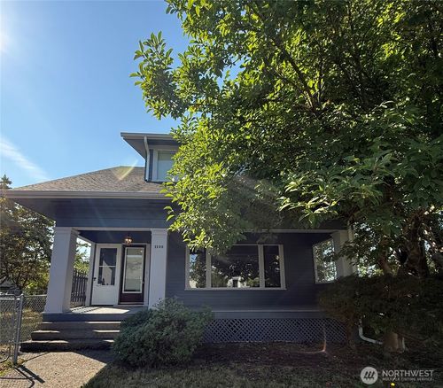 1108 Duryea St, Raymond, WA, 98577-2012 | Card Image