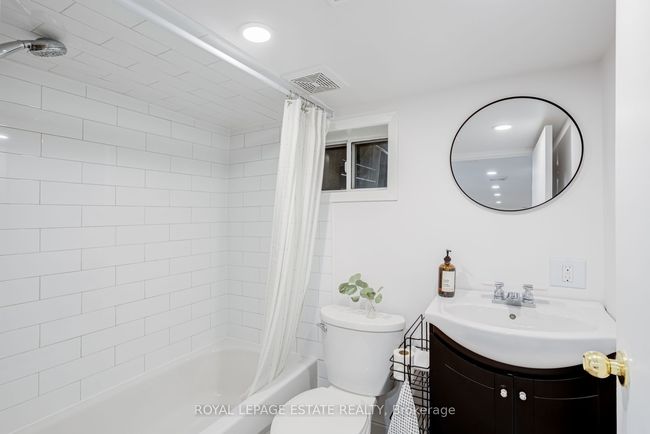 118 Mulock Ave, House attached with 3 bedrooms, 2 bathrooms and 1 parking in Toronto ON | Image 32