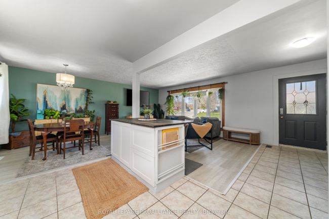 30 Miron Rd, House other with 3 bedrooms, 2 bathrooms and 4 parking in Trenton ON | Image 8