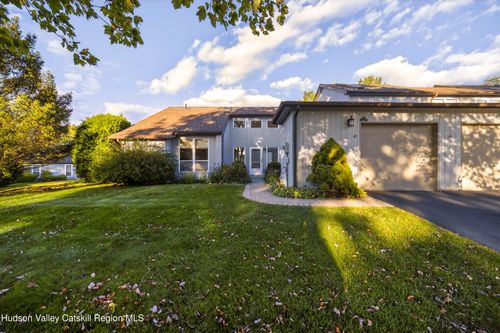 23 Pond Dr E, Rhinebeck, NY, 12572-1927 | Card Image