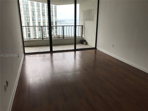 30e-555 Ne 15th St, Miami, FL, 33132-1432 | Card Image