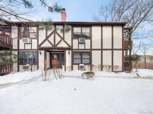 552 Sierra Vista Ln, Valley Cottage, NY, 10989-2713 | Card Image