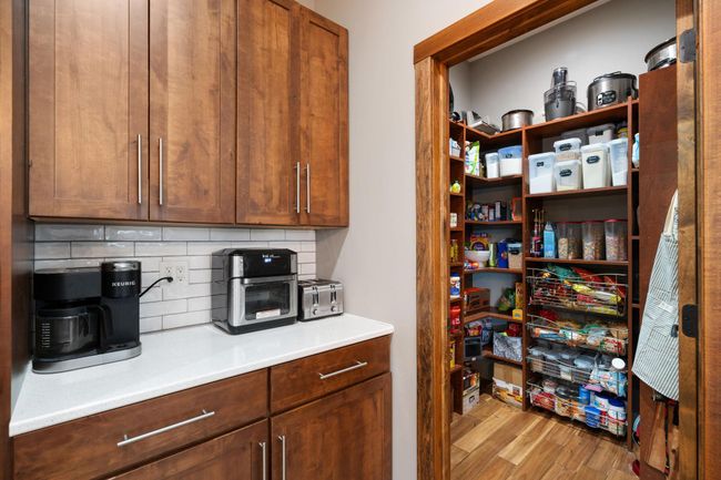 Walk-in Pantry | Image 14