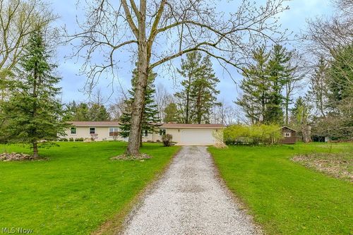 18890 Maplewood Ln, Chagrin Falls, OH, 44023-1872 | Card Image