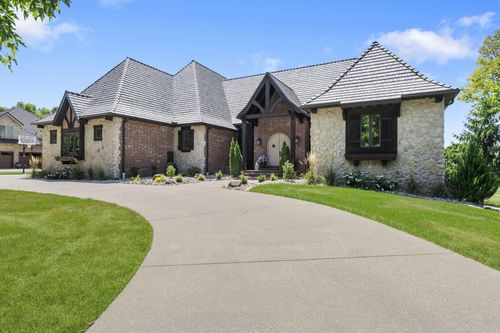 5613 S Dunrobin Dr, Springfield, MO, 65809-4621 | Card Image