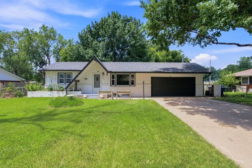 321 S 1st St, Clearwater, KS, 67026-9452 | Card Image