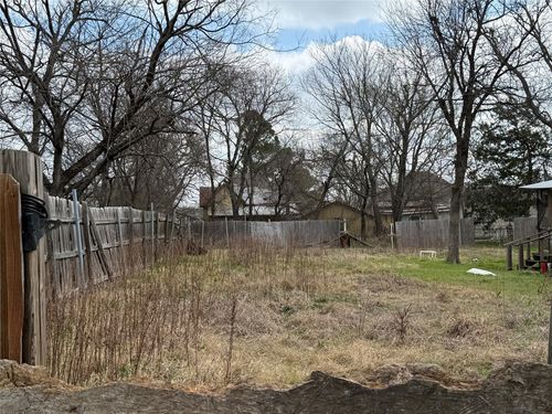 2915 Walnut St, Greenville, TX, 75401-3829 | Card Image