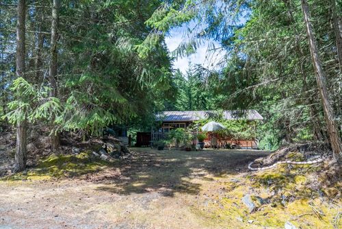 2611 Gunwhale Rd, Pender Island, BC, V0N2M2 | Card Image