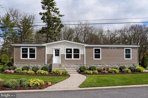 28 4th Ave, Carneys Point, NJ, 08069-1005 | Card Image