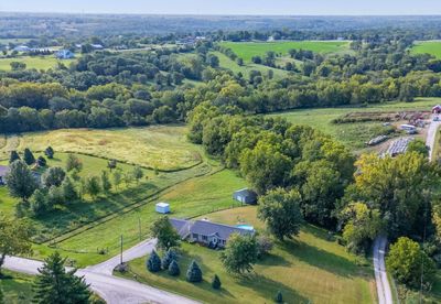 1670 Lucas Drive, Home with 4 bedrooms, 2 bathrooms and null parking in Knoxville IA | Image 2