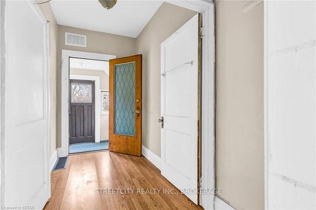 1196 Janette Ave, House other with 6 bedrooms, 3 bathrooms and 2 parking in Windsor ON | Image 6