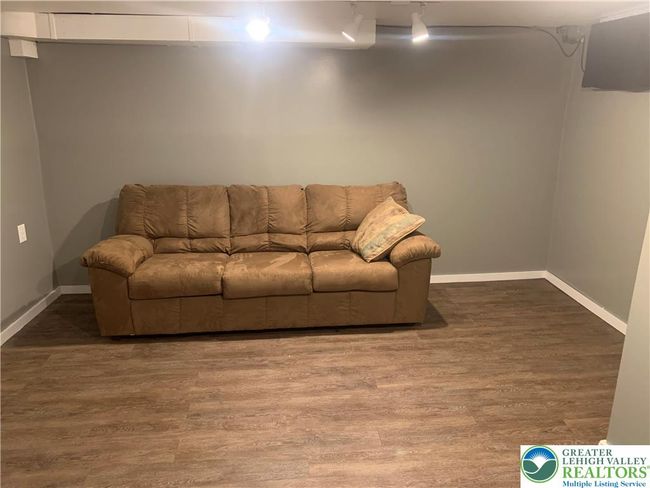 449 E Garrison St, Townhouse with 3 bedrooms, 1 bathrooms and null parking in BETHLEHEM PA | Image 24