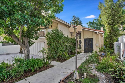 6221 Mammoth Ave, Valley Glen, CA, 91401-2919 | Card Image