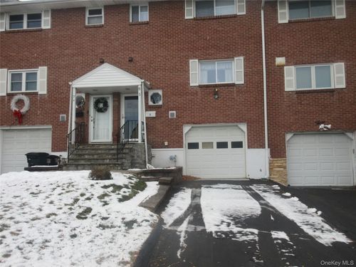 5 Coyne Dr, Haverstraw, NY, 10927-1316 | Card Image