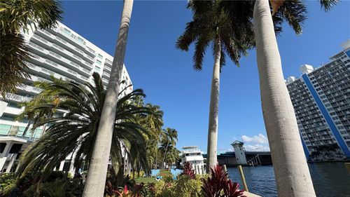 309-2670 E Sunrise Blvd, Fort Lauderdale, FL, 33304-3206 | Card Image