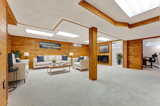 2121 Fillmore Cres, House other with 5 bedrooms, 4 bathrooms and 4 parking in Gloucester ON | Image 24