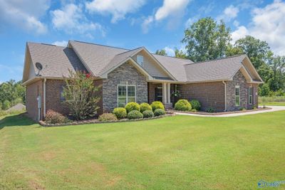 103 Fawn Brook Drive, House other with 4 bedrooms, 3 bathrooms and null parking in Hazel Green AL | Image 2