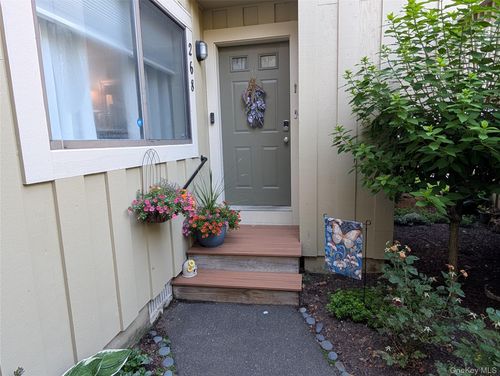 268 Maplewood Dr, South Salem, NY, 10590-2436 | Card Image
