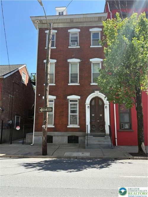 542 W Walnut St, Allentown, PA, 18101-2315 | Card Image