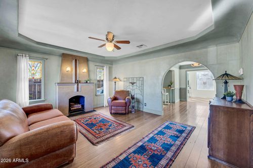 1813 E Willetta St, Phoenix, AZ, 85006-3048 | Card Image