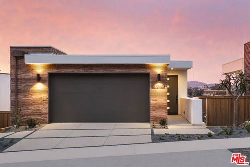 1653 Bruce Ct, Los Angeles, CA, 90026-2609 | Card Image