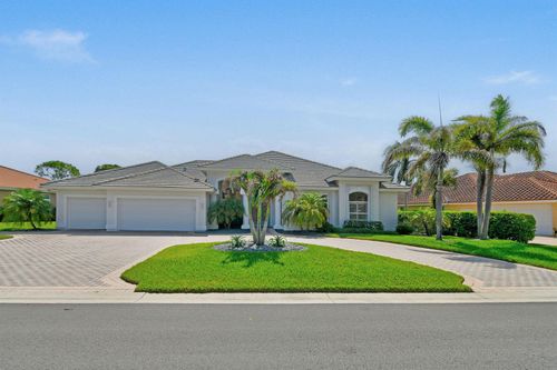 8091 Se Woodlake Lane W, Hobe Sound, FL, 33455 | Card Image