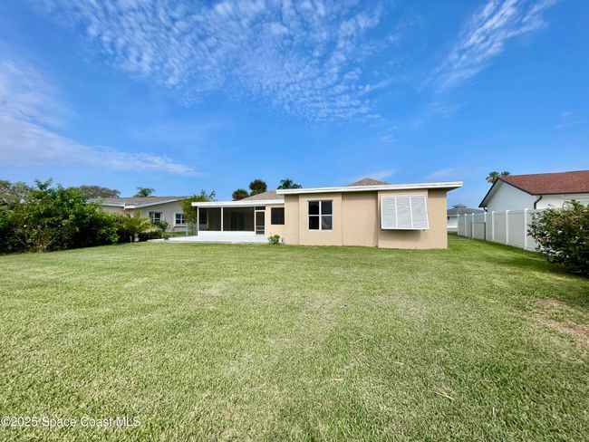 48 Country Club Rd, House other with 4 bedrooms, 2 bathrooms and null parking in Cocoa Beach FL | Image 8