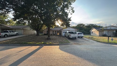 201 Bluebird Cir, Denton, TX, 76209-6405 | Card Image