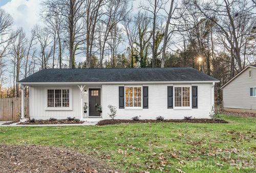 6223 Judas Tree Ln, Charlotte, NC, 28227-2565 | Card Image