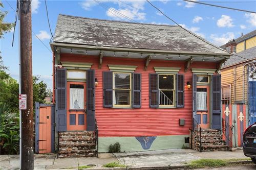3145 Dauphine St, New Orleans, LA, 70117-6726 | Card Image