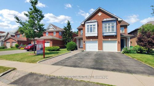122 Pressed Brick Dr, Brampton, ON, L6V4K4 | Card Image