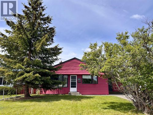 413 12th Ave S, Cranbrook, BC, V1C2S8 | Card Image