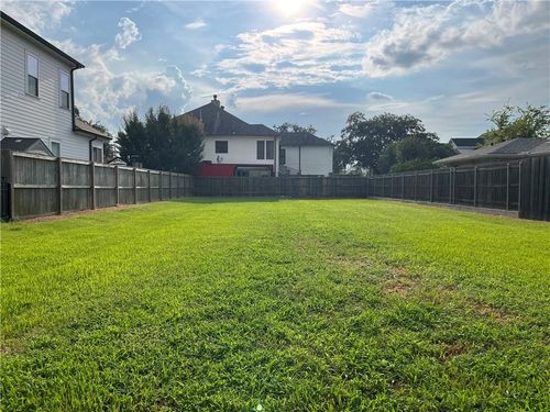 6744 Fleur De Lis Dr, New Orleans, LA, 70124-1556 | Card Image