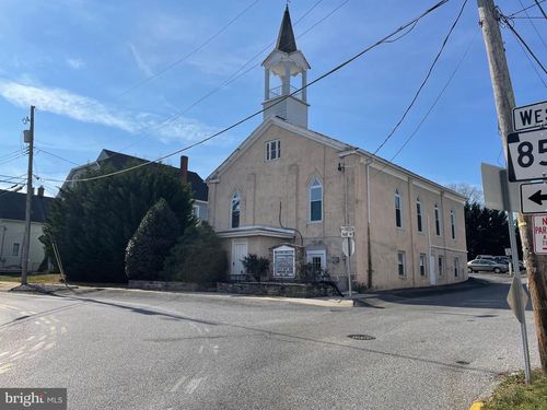 2 Park St, SHREWSBURY, PA, 17361-1524 | Card Image