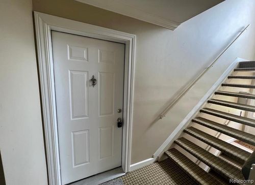 apt-112-2445 Torquay Ave, Royal Oak, MI, 48073-1137 | Card Image
