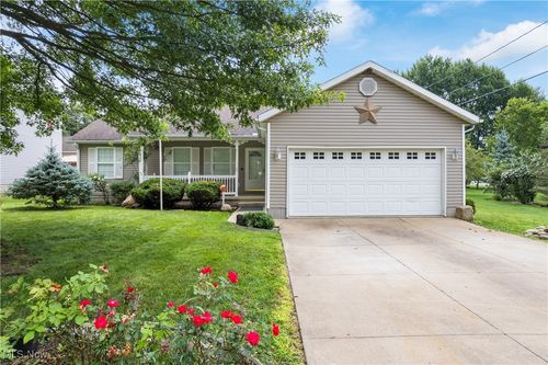 220 Cleveland Ave Se, Brewster, OH, 44613-1218 | Card Image