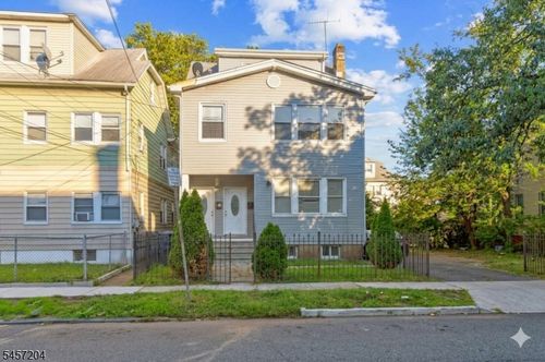 96 Goodwin Ave, Newark, NJ, 07112-1876 | Card Image