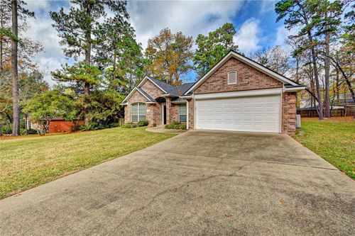 1960 Greentree Dr, Huntsville, TX, 77340 | Card Image