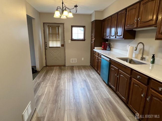 55 Murdock St, House other with 3 bedrooms, 1 bathrooms and null parking in Fords NJ | Image 4