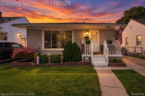 6746 Robinson Ave, Allen Park, MI, 48101-2347 | Card Image