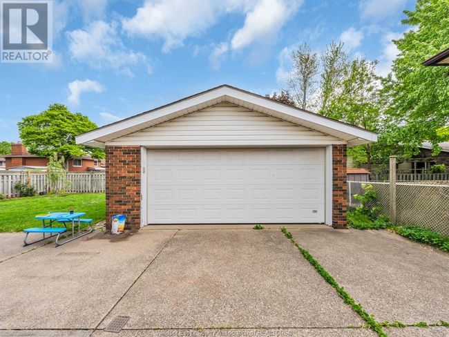 LOWER - 2976 Buttery Crt, Home with 1 bedrooms, 1 bathrooms and null parking in Windsor ON | Image 4
