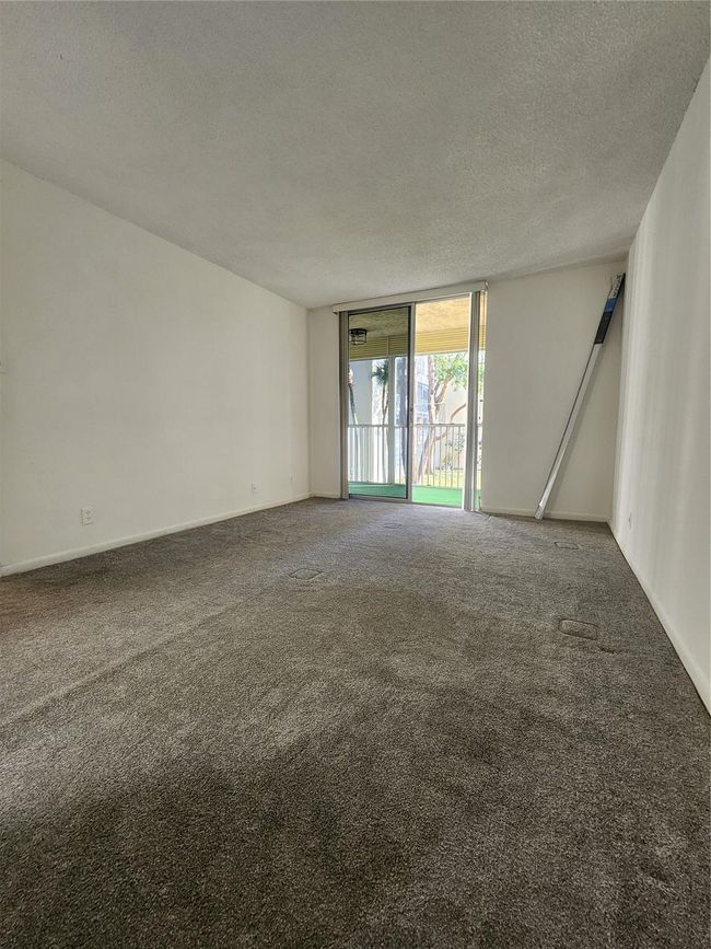 APT-211 - 3341 Nw 47 Th Ter, Condo with 1 bedrooms, 2 bathrooms and null parking in Lauderdale Lakes FL | Image 17