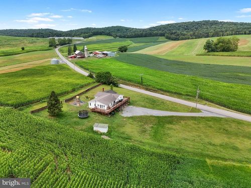 12586 Greenwood Rd, HUNTINGDON, PA, 16652-6010 | Card Image