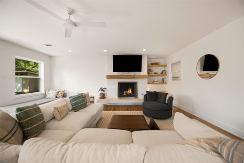 11207 Sinclair Ave, Dallas, TX, 75218-1945 | Card Image
